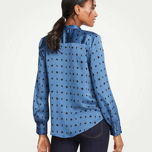 SOLD Ann Taylor Geo Piped Covered Button Blouse - Picture 2 of 7